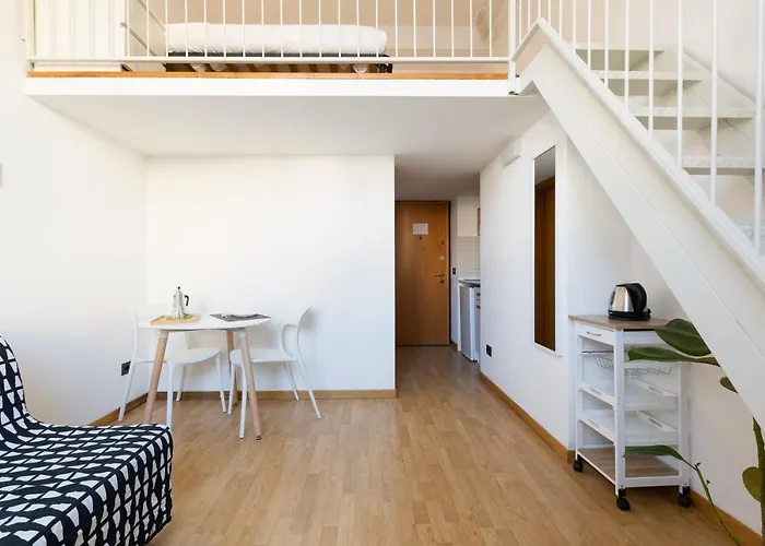 Guesthost - Central Studio Apts -Corso Magenta